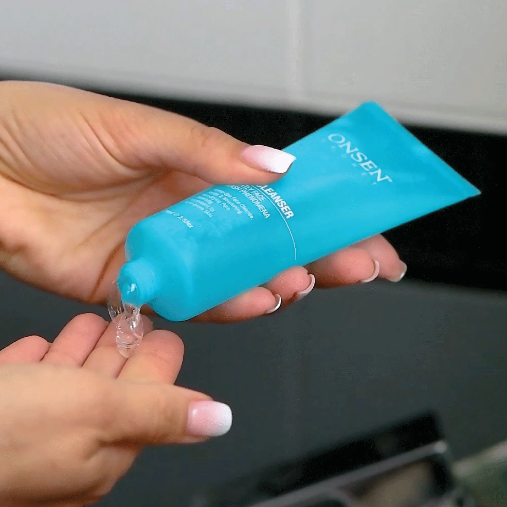 Aloe Gel Cleanser – Gentle Hydration & Deep Cleanse