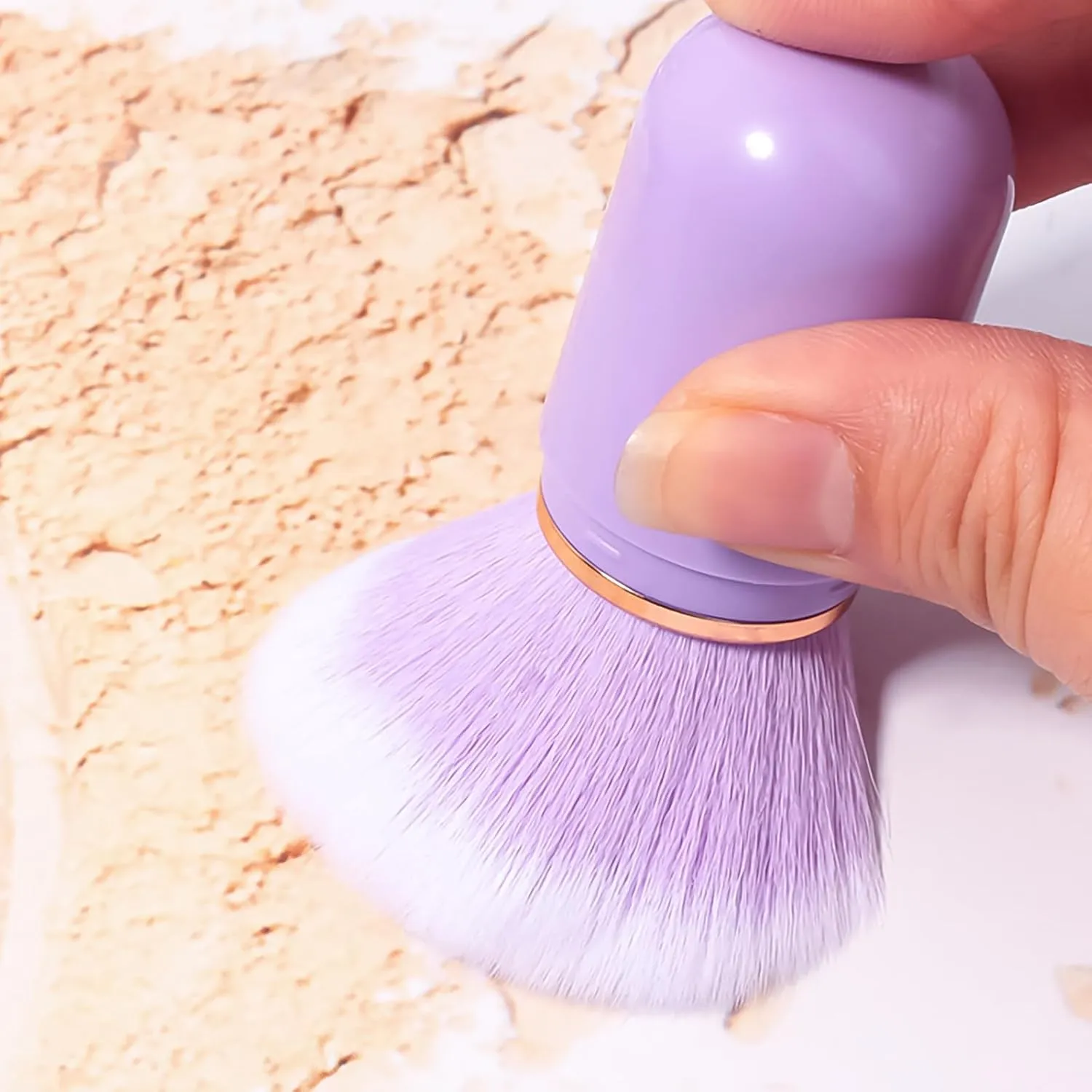 Retractable Kabuki Brush Travel Makeup Brush, Cute Capsule-shape Blush Brush, Foundation Brush, Suitable for Liquid Foundation, Pressed Powder, Contour Cream, Purple